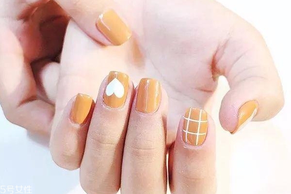 秋冬格紋美甲圖片2018 這幾款給你溫暖感受 秋冬格紋美甲圖片2018 這幾款給你溫暖感受