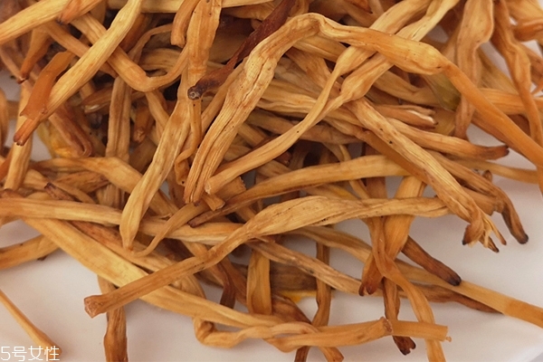 黃花菜為什么酸 是正常現象