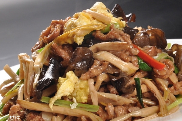 黃花菜怎么煲湯 和排骨是絕配 黃花菜怎么煲湯 和排骨是絕配