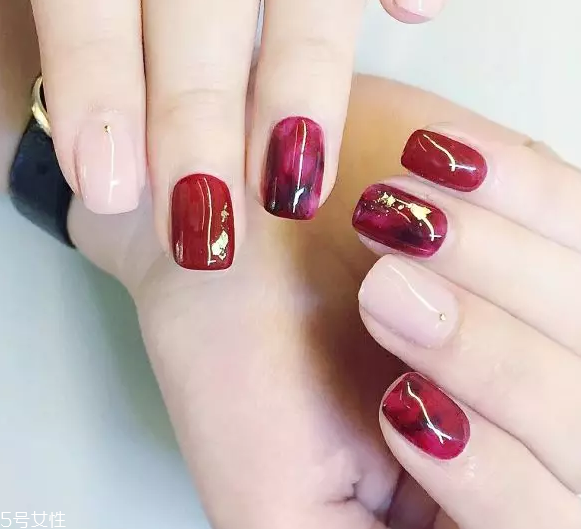 紅色美甲圖片2018款式 不艷麗也不俗氣的紅色 紅色美甲圖片2018款式 不艷麗也不俗氣的紅色