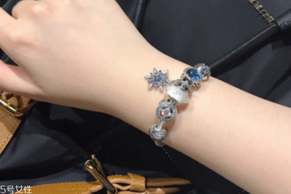 潘多拉雪花吊墜真假 假貨非常明顯 潘多拉雪花吊墜真假 假貨非常明顯