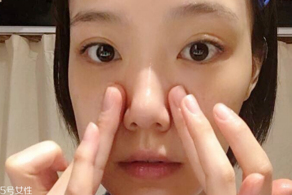 自己在家怎么清潔毛孔 和黑頭粉刺說(shuō)再見