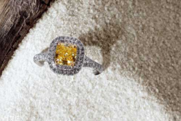 tiffany蒂芙尼黃鉆戒指價格 正品價格非常昂貴 tiffany蒂芙尼黃鉆戒指價格 正品價格非常昂貴
