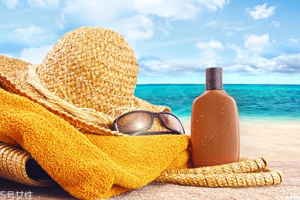 先涂防曬霜還是隔離霜 看完不再犯錯 先涂防曬霜還是隔離霜 看完不再犯錯