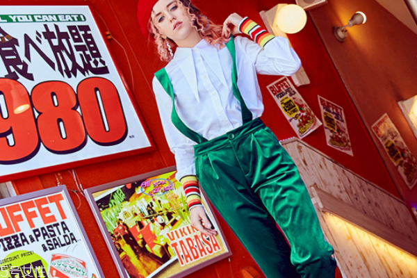 襯衣染上血跡怎么洗 可以使用淡鹽水 襯衣染上血跡怎么洗 可以使用淡鹽水