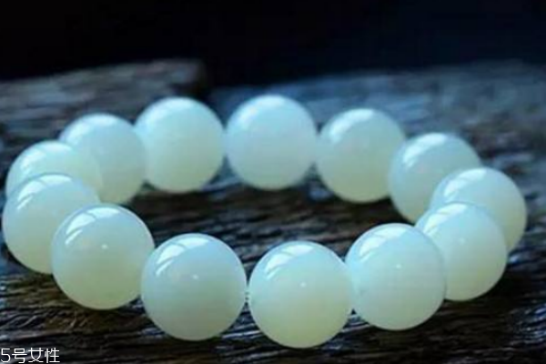 玉化硨磲多少錢一克 玉化品質(zhì)很關(guān)鍵 玉化硨磲多少錢一克 玉化品質(zhì)很關(guān)鍵