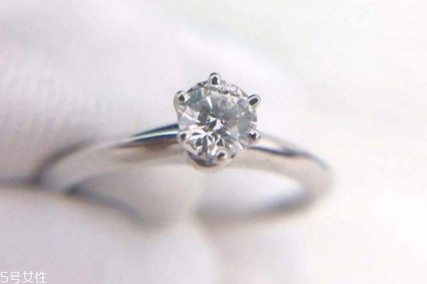 tiffany蒂芙尼六爪鉆戒價格 看鉆石大小 tiffany蒂芙尼六爪鉆戒價格 看鉆石大小