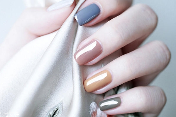 冬天什么美甲顏色最好 3大高級(jí)色絕對(duì)不爛大街 冬天什么美甲顏色最好 3大高級(jí)色絕對(duì)不爛大街