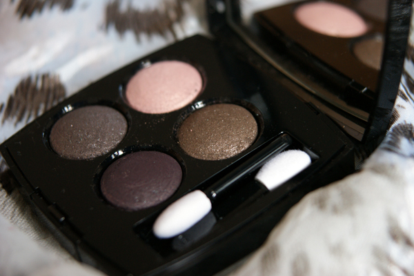 眼影顏色搭配技巧 一學(xué)就會的日常眼妝