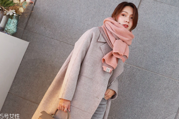 毛呢大衣可以暴曬嗎 不能長(zhǎng)期曬 毛呢大衣可以暴曬嗎 不能長(zhǎng)期曬