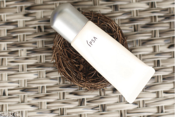 干皮秋冬粉底液推薦 冬季滋潤底妝產品