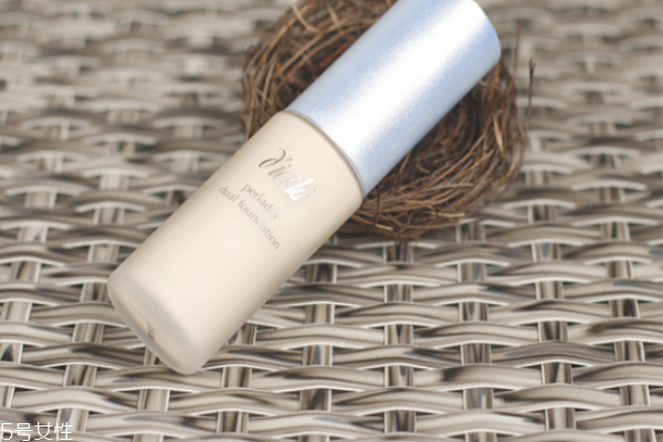 干皮秋冬粉底液推薦 冬季滋潤底妝產品