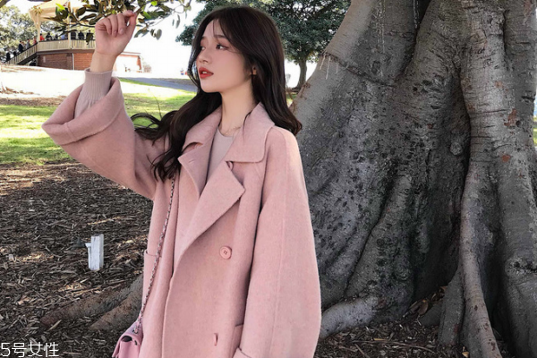 毛呢大衣為什么會(huì)起球 過(guò)度摩擦導(dǎo)致 毛呢大衣為什么會(huì)起球 過(guò)度摩擦導(dǎo)致