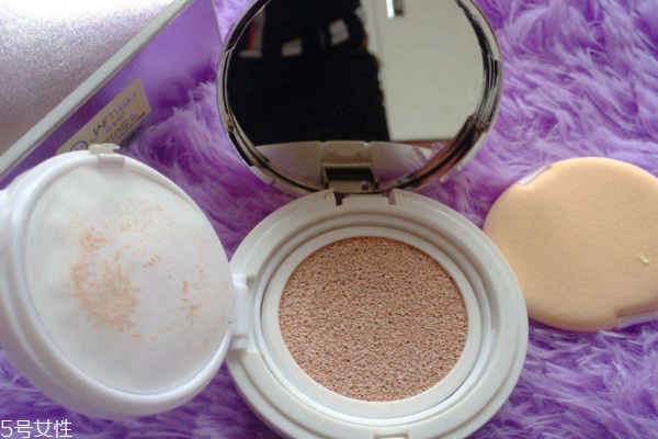 bb霜用完會(huì)油嗎 4點(diǎn)錯(cuò)誤會(huì)導(dǎo)致臉很油 bb霜用完會(huì)油嗎 4點(diǎn)錯(cuò)誤會(huì)導(dǎo)致臉很油