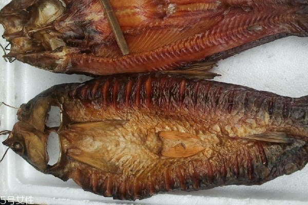 臘魚為什么會發(fā)霉 有兩個原因 臘魚為什么會發(fā)霉 有兩個原因