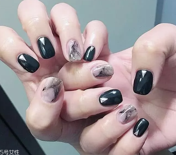 高人氣暈染美甲圖片 這幾款讓你的氣質(zhì)暴增 高人氣暈染美甲圖片 這幾款讓你的氣質(zhì)暴增