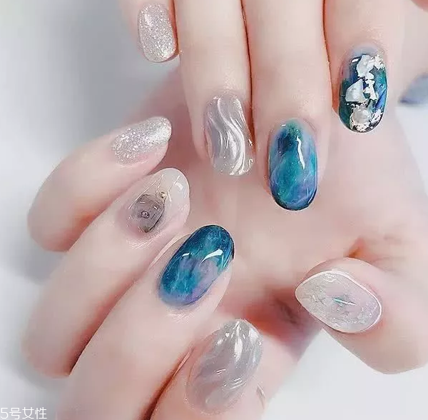 高人氣暈染美甲圖片 這幾款讓你的氣質(zhì)暴增 高人氣暈染美甲圖片 這幾款讓你的氣質(zhì)暴增