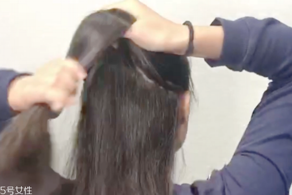 自己怎么扎半丸子頭 自己怎么扎半丸子頭