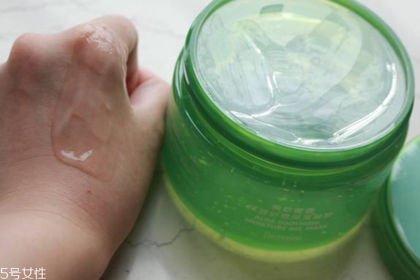 蘆薈膠搓泥怎么回事 4大原因?qū)е履酄钗? alt=