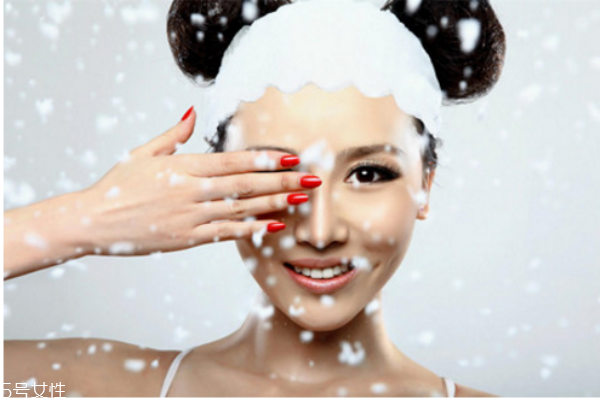 眼部有脂肪粒，5分鐘即可輕松去除