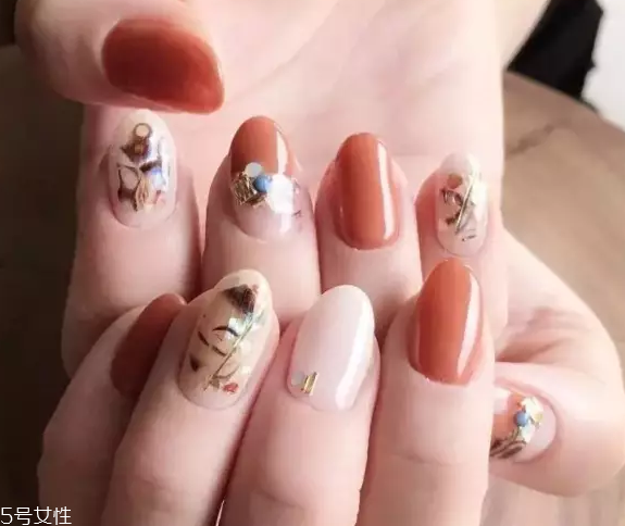 百搭南瓜色美甲圖片 這幾款讓你擁有好氣色 百搭南瓜色美甲圖片 這幾款讓你擁有好氣色