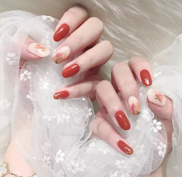 百搭南瓜色美甲圖片 這幾款讓你擁有好氣色 百搭南瓜色美甲圖片 這幾款讓你擁有好氣色