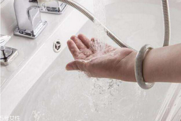 玫瑰軟膜粉怎么調面膜 玫瑰軟膜用法