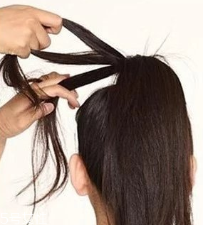 發(fā)量少怎么扎丸子頭 4步打造圓潤后腦勺 發(fā)量少怎么扎丸子頭 4步打造圓潤后腦勺