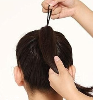 發(fā)量少怎么扎丸子頭 4步打造圓潤后腦勺 發(fā)量少怎么扎丸子頭 4步打造圓潤后腦勺