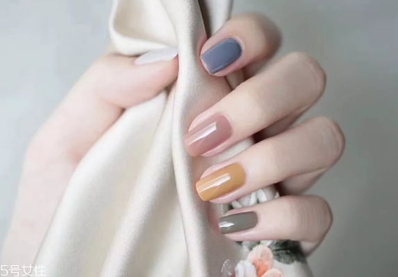 高級(jí)莫蘭迪色美甲圖片 這幾款盡顯低調(diào)淡雅氣質(zhì) 高級(jí)莫蘭迪色美甲圖片 這幾款盡顯低調(diào)淡雅氣質(zhì)