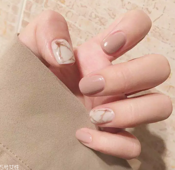 高級(jí)莫蘭迪色美甲圖片 這幾款盡顯低調(diào)淡雅氣質(zhì) 高級(jí)莫蘭迪色美甲圖片 這幾款盡顯低調(diào)淡雅氣質(zhì)