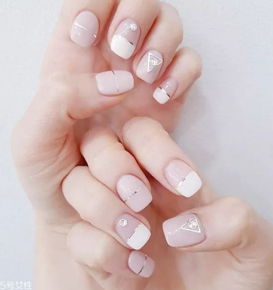 通勤風美甲圖片 幫上班族打造專業(yè)素養(yǎng) 通勤風美甲圖片 幫上班族打造專業(yè)素養(yǎng)
