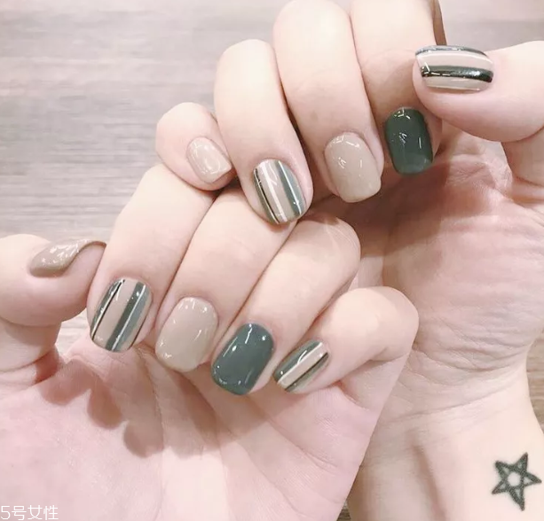 時(shí)尚綠色美甲圖片 這幾款非常抓人眼球 時(shí)尚綠色美甲圖片 這幾款非常抓人眼球