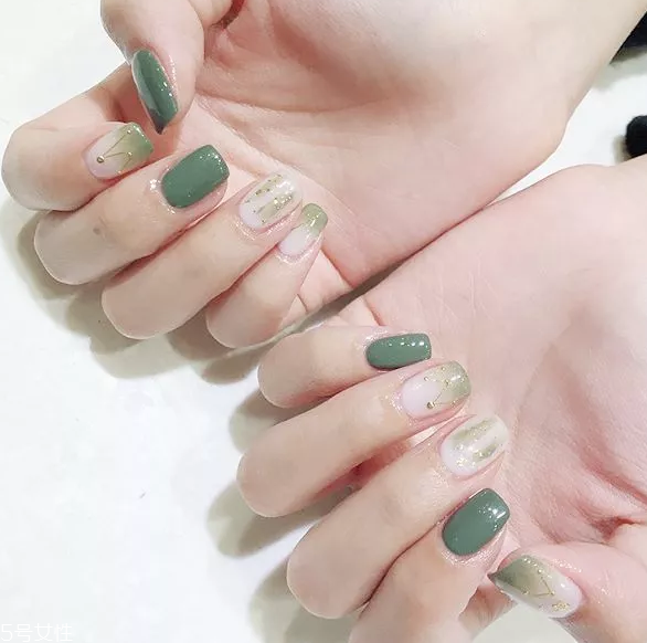 時(shí)尚綠色美甲圖片 這幾款非常抓人眼球 時(shí)尚綠色美甲圖片 這幾款非常抓人眼球