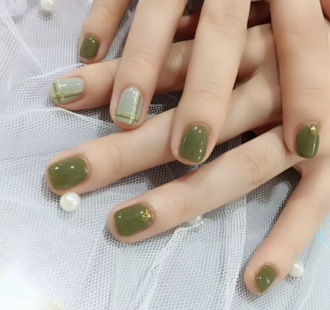 時(shí)尚綠色美甲圖片 這幾款非常抓人眼球 時(shí)尚綠色美甲圖片 這幾款非常抓人眼球