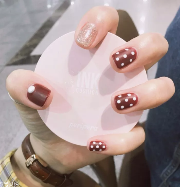可愛波點(diǎn)美甲圖片 這幾款自帶減齡效果 可愛波點(diǎn)美甲圖片 這幾款自帶減齡效果