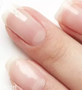 另類磨砂紅美甲圖片 讓人魅力四射的紅色風(fēng)暴 另類磨砂紅美甲圖片 讓人魅力四射的紅色風(fēng)暴