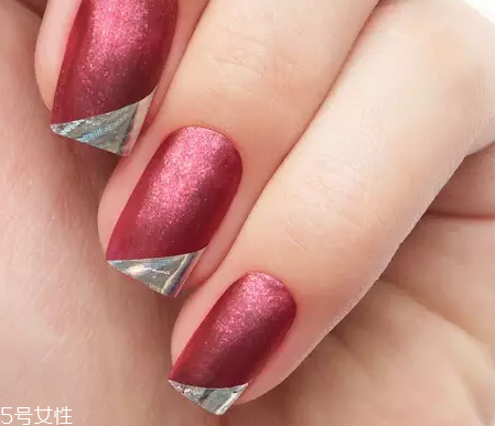 另類磨砂紅美甲圖片 讓人魅力四射的紅色風(fēng)暴 另類磨砂紅美甲圖片 讓人魅力四射的紅色風(fēng)暴