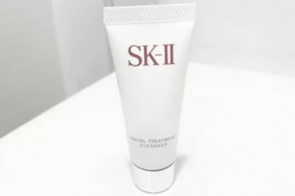 油痘皮適合的護膚品 油痘肌秋冬護膚品推薦 油痘皮適合的護膚品 油痘肌秋冬護膚品推薦