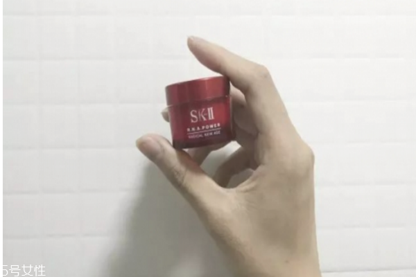 油痘皮適合的護膚品 油痘肌秋冬護膚品推薦 油痘皮適合的護膚品 油痘肌秋冬護膚品推薦