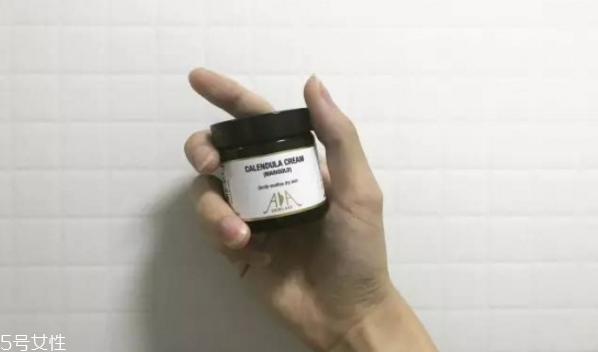 油痘皮適合的護膚品 油痘肌秋冬護膚品推薦 油痘皮適合的護膚品 油痘肌秋冬護膚品推薦