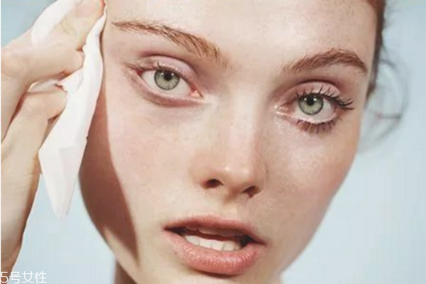 油痘皮適合的護膚品 油痘肌秋冬護膚品推薦 油痘皮適合的護膚品 油痘肌秋冬護膚品推薦