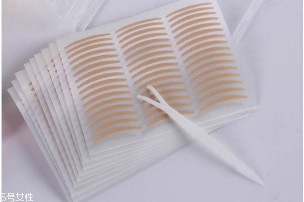 單眼皮自然變雙眼皮的化妝技巧 簡單5步變外雙大眼妹 單眼皮自然變雙眼皮的化妝技巧 簡單5步變外雙大眼妹