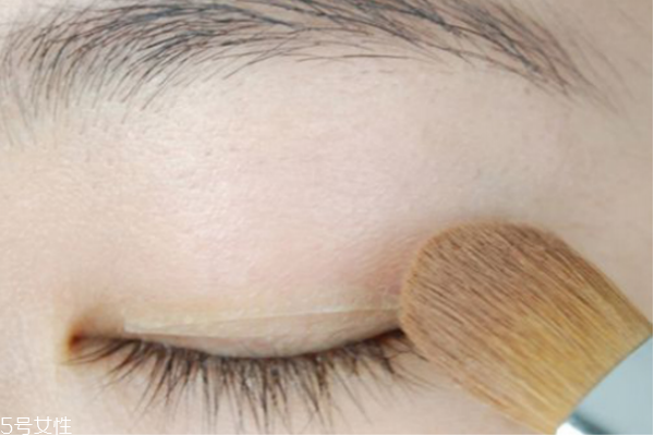 單眼皮自然變雙眼皮的化妝技巧 簡單5步變外雙大眼妹 單眼皮自然變雙眼皮的化妝技巧 簡單5步變外雙大眼妹