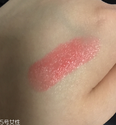 ysl圓管30試色 ysl圓管30號素顏上嘴圖 ysl圓管30試色 ysl圓管30號素顏上嘴圖