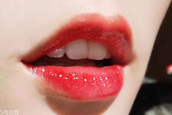 ysl唇釉9和46哪個(gè)好看 ysl唇釉9和46對(duì)比圖 ysl唇釉9和46哪個(gè)好看 ysl唇釉9和46對(duì)比圖