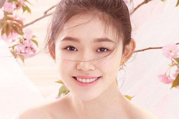 為什么皮膚不吸收護(hù)膚品 4個(gè)因素對癥下藥