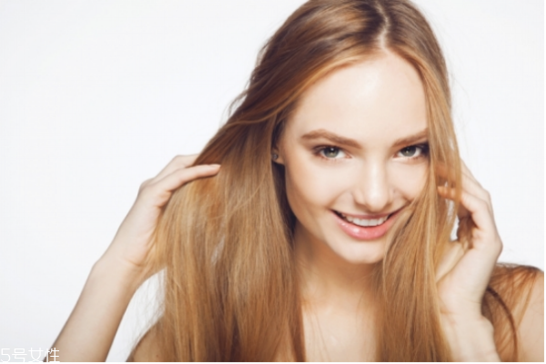 吃什么皮膚會變白變嫩 皮膚暗黃的調(diào)理方法 吃什么皮膚會變白變嫩 皮膚暗黃的調(diào)理方法