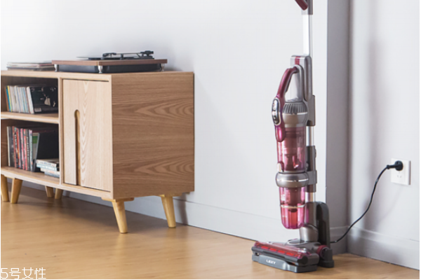 萊克吸塵器和戴森吸塵器哪個(gè)好 dyson和萊克對(duì)比 萊克吸塵器和戴森吸塵器哪個(gè)好 dyson和萊克對(duì)比