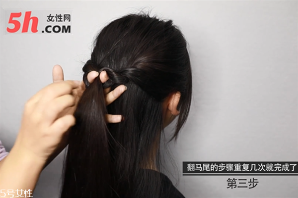 披肩發(fā)型怎么編 披肩發(fā)型怎么編